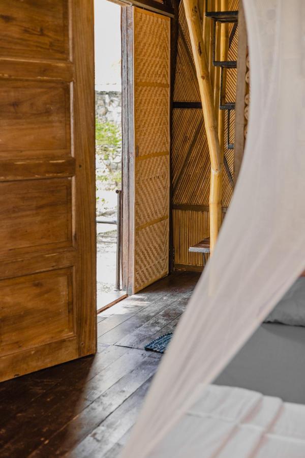 Amami Beachfront Villa With Private Beach Puerto Galera Exterior foto